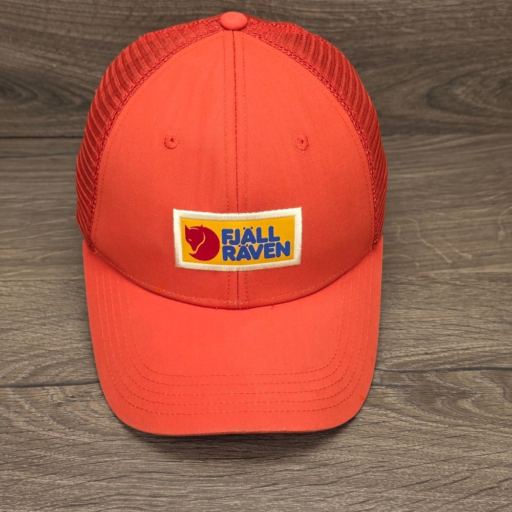 Fjallraven Hat Cap Snap Back Red Mens Vardag Trucker Mesh Outdoor